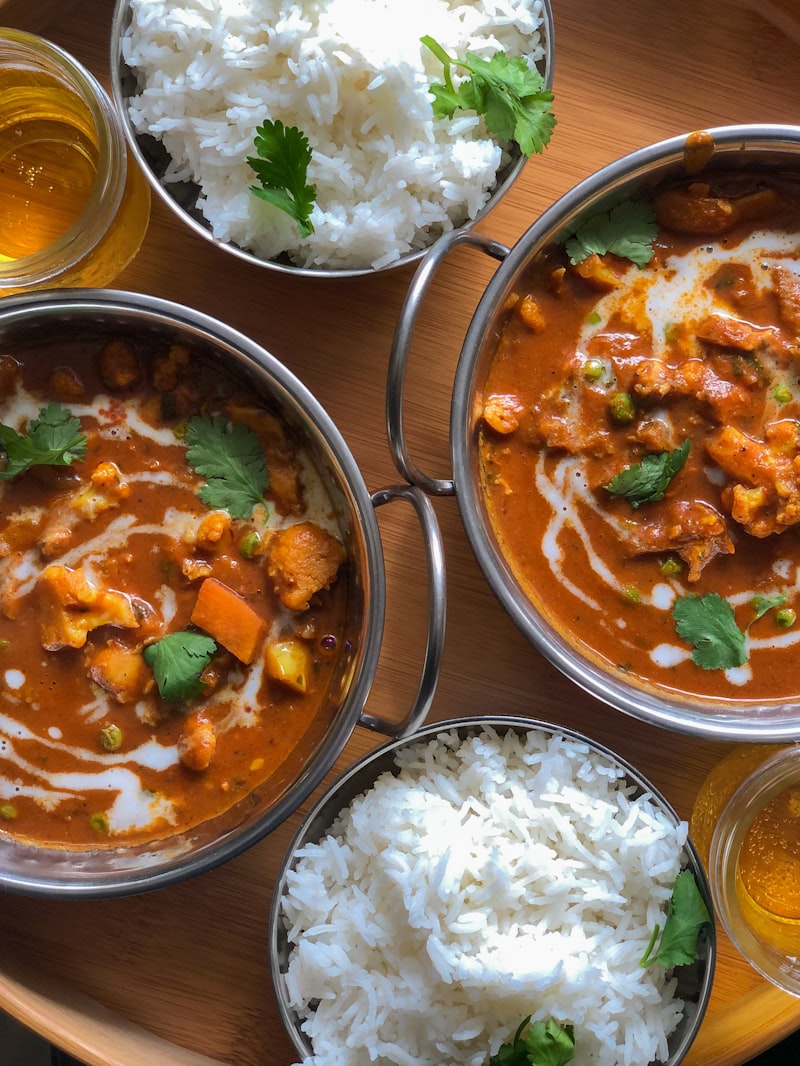 Creamy Indian curry with rice